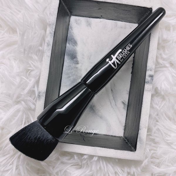 it cosmetics flawless complexion foundation powder angled flat top brush New 
