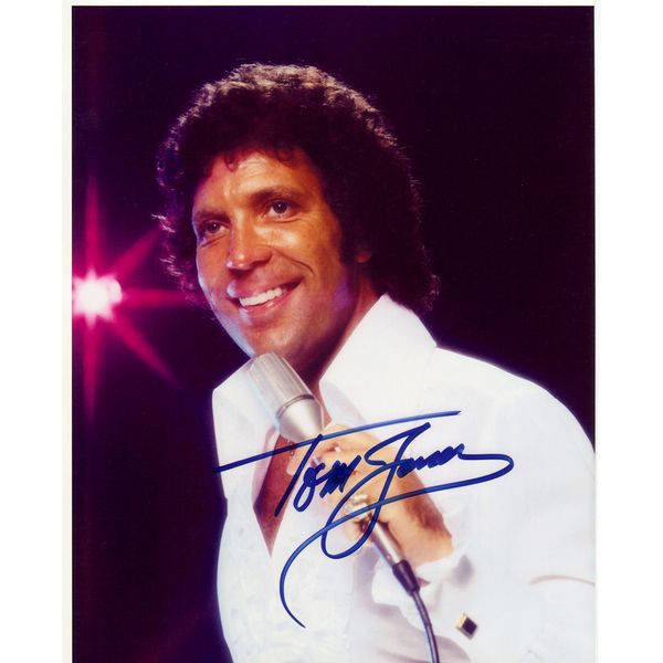 Kirkland Signature Tom Jones 8 X 10 Photo Autograph on Glossy Photo Paper