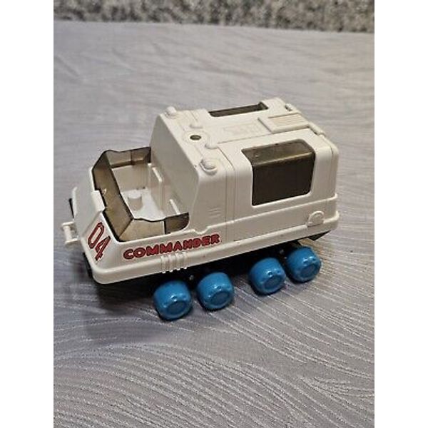 Little Playmates Space Station Moon Rover Vehicle Commander  Vtg 1984