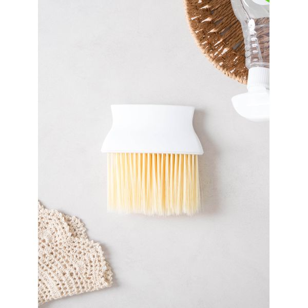 Nylon cleaning brush