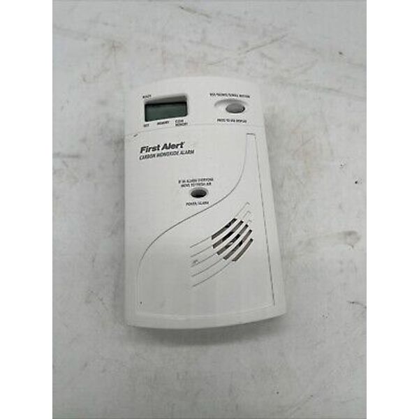 First Alert Carbon Monoxide Sensor Alarm Plug Battery Backup CO614