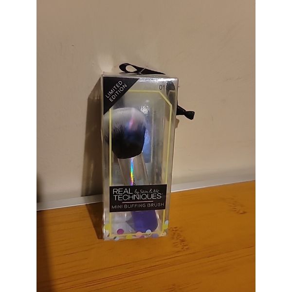 Real Technique By Sam & Nic Limited Edition Mini Buffing Makeup Brush Travel