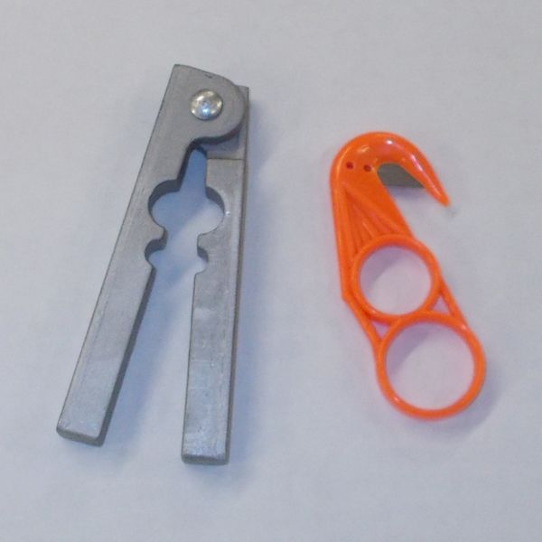 DakotaLine Aluminum Tail Stripper & Plastic Zipper