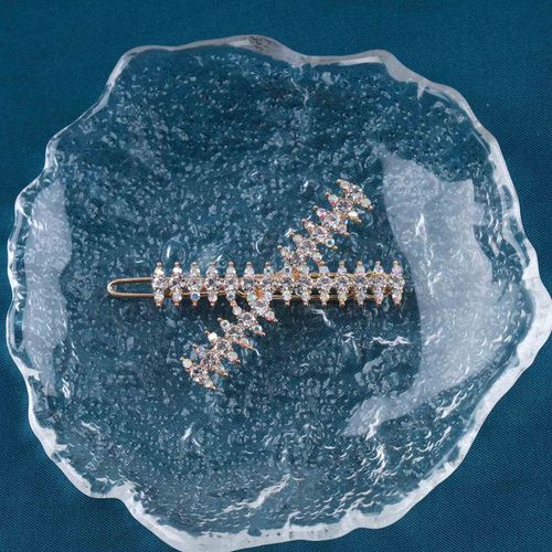 Allereya Crystal Hair Clip Barrette Rhinestone X Shape Hairpins Barrette Gold CZ Bling Headpieces Decorative Bobby Pin Crystal Head Clip Headwear Hair Accessories for Women and Girls (Gold)