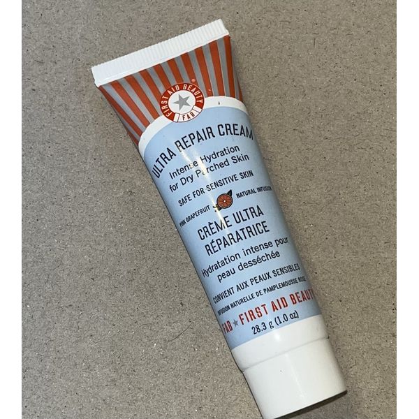 First Aid Beauty Ultra Repair Cream Intense Hydration Grapefruit 1 oz