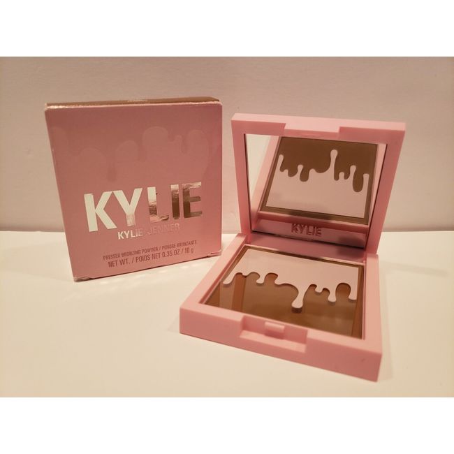 Kylie Jenner ~ Kylie ~ Pressed Bronzing Powder ~ 600 ALMOND ~ NIB