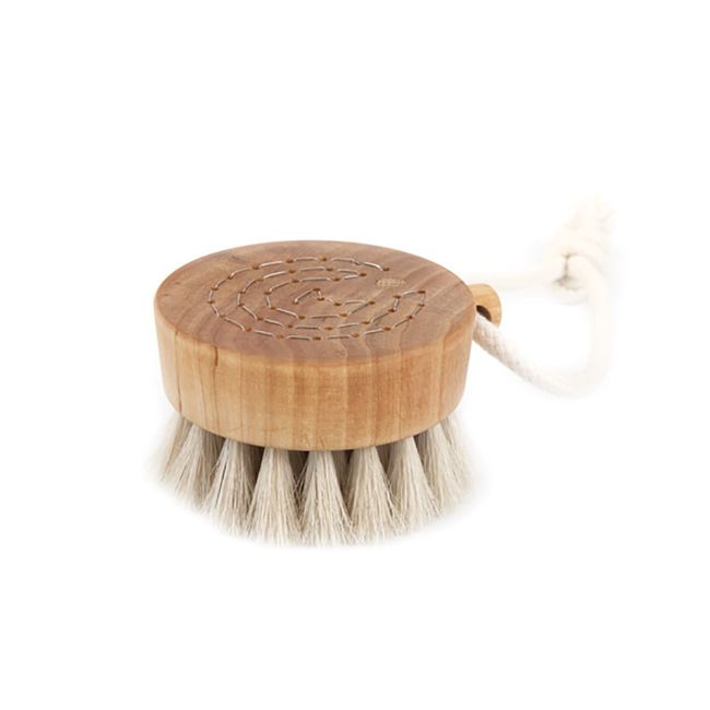 Iris Hantverk, Dry or Wet Skin Exfoliator Brush with Horse Hair Bristles and Birch Wood Handle, Dry or Wet Skin Exfoliator Brush for Men and Women