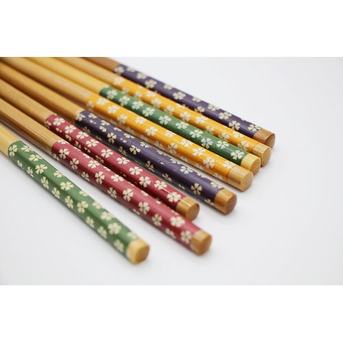 EXZACT Chopsticks Gift Set 4 Pairs Reusable Natural Bamboo with 4 pcs Wooden Chopstick Rests – in a Beautiful Black Handmade Box – Decorated Japanese Style