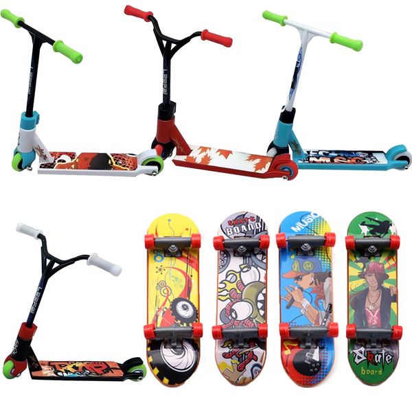 8 PCS Finger Scooters, Tech Deck Scooter, Plastic Tech Deck, Cute Mini Skateboards, Finger Sport Toy Interactive Finger Toys, Finger Boards and Finger Bikes, Finger Skateboards for Party(Random Color)
