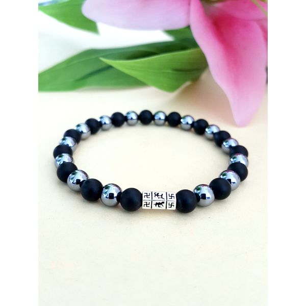 Simple prayer bead bracelet, wish bracelet, six-character mantra engraved with Om Mani Padme Hum (Silver 925) and Terahertz (99.9% purity - Grade A) &amp; matte onyx collaboration