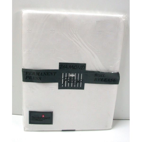 Diamond Plaza by Zelco Perm Press Tablecloth ~ White ~ 60 x 84 Rectangular *NEW*