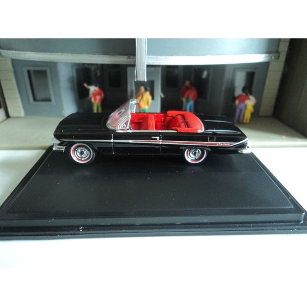 Oxford  1961 CHEVROLET  IMPALA  Conv.  Black / Red  1/87  HO  diecast car GM