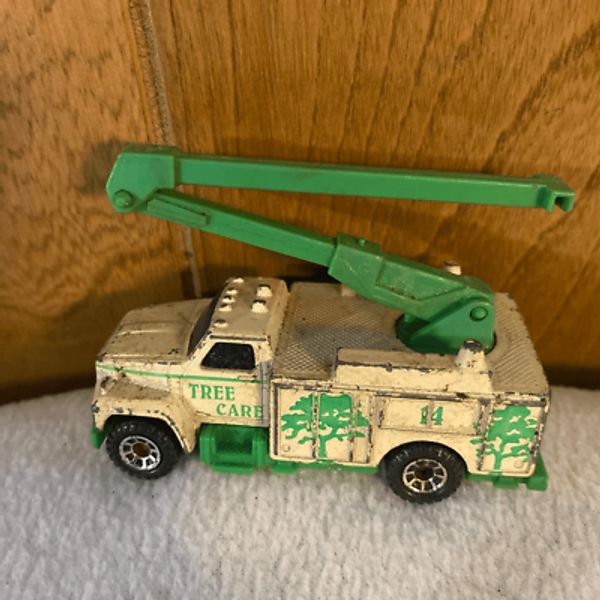 Vintage 1989 Matchbox Tree Care Utility Truck