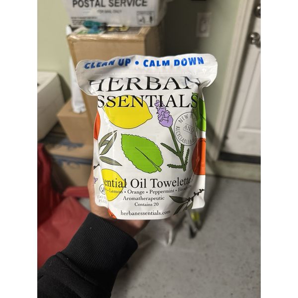 Herban Essentials  Essential  Oil Towelettes NEW