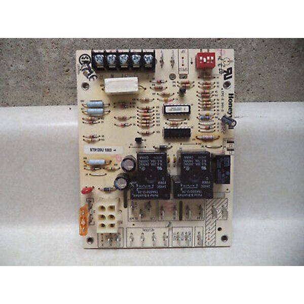 Honeywell ST9120U1003 Furnace Control Circuit Board