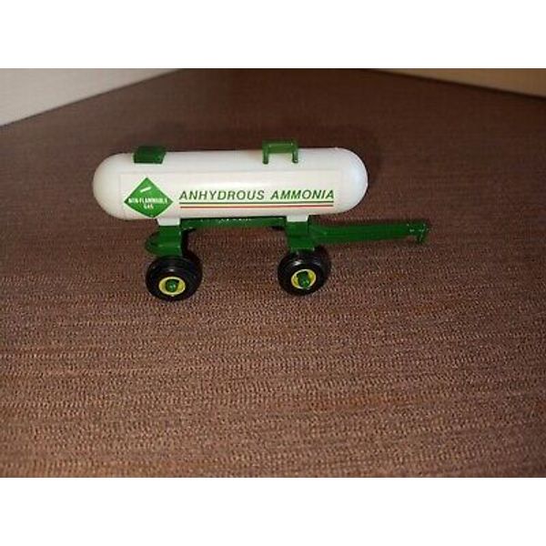 Ertl 1:64 Anhydrous Ammonia Tank~Green~ Wagon Farm Toy