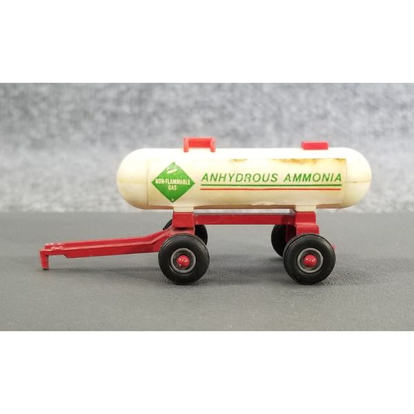 ERTL 1/64 ANHYDROUS AMMONIA TANK WAGON RED