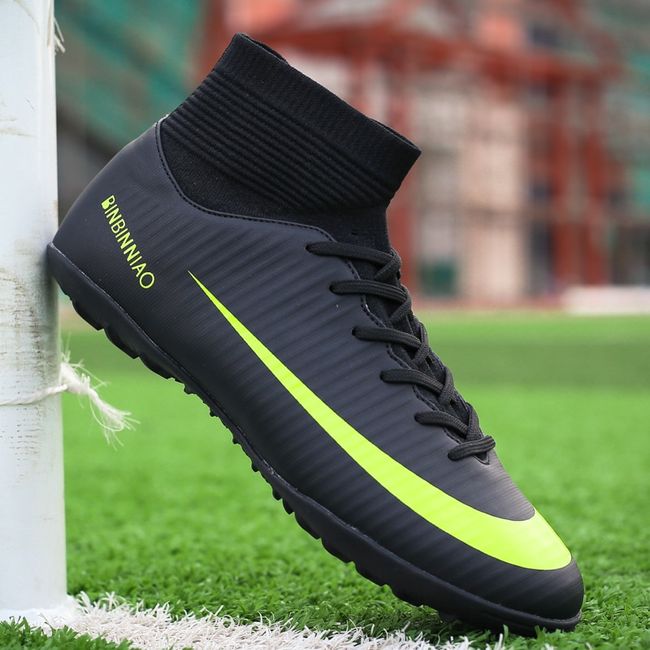 Dropship New Football Shoes Man Soccer Boots Artificial Grass
