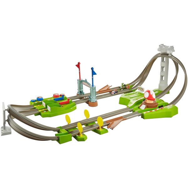 Hot Wheels Mario Kart Circuit Track Set with 1:64 Scale DIE-CAST Kart Replica Ages 3 and Above