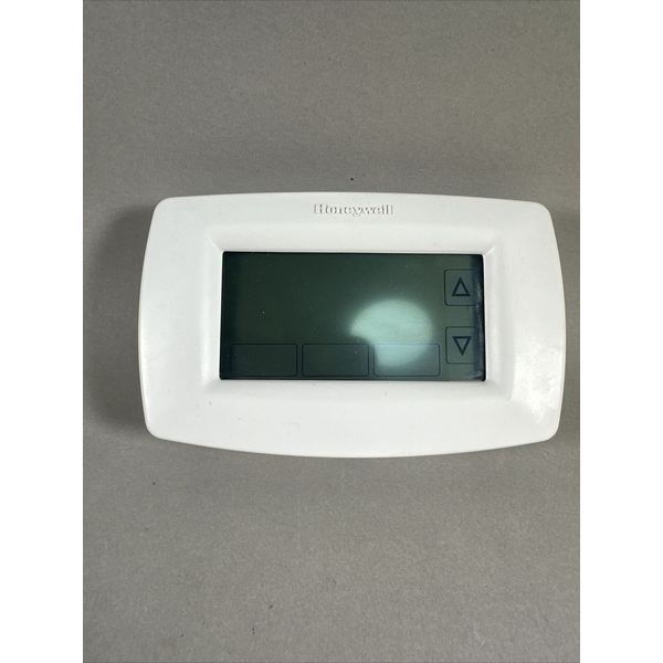 Honeywell Home RTH7600D1022 White 7-Day Programmable Touchscreen Thermostat