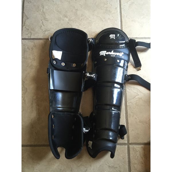 Markwort Single Knee Cap Umpire Leg Guards from One Pair