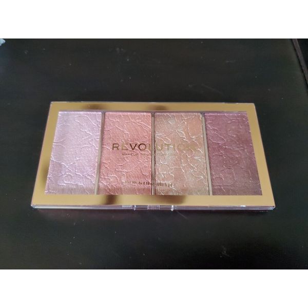 NIB - REVOLUTION VINTAGE LACE BLUSH Palette 4 shade Intense Dual Pigment Blusher