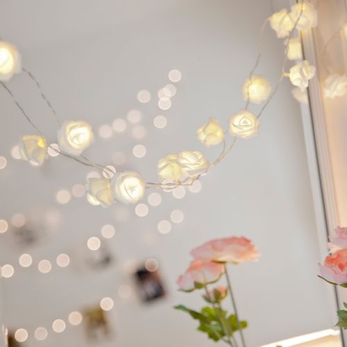 Lights4fun Indoor White Rose String Fairy Lights Battery Operated 20 Warm White LEDs 1.4m