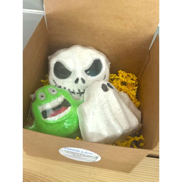 Nightmare Halloween Bathbombs Ghost - 3 bathbombs in a Box - Handpainted in The UK