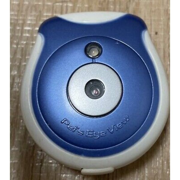 Uncle Milton 1538 Blue/White Pet's Eye View Clip On Digital Camera For Cat & Dog