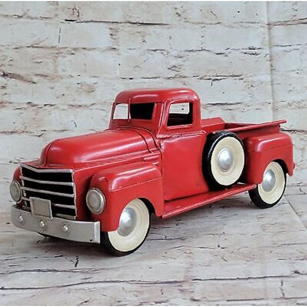 Red Color Retro Handmade Truck Metal Model Pickup Truck With Spare Tire Classic