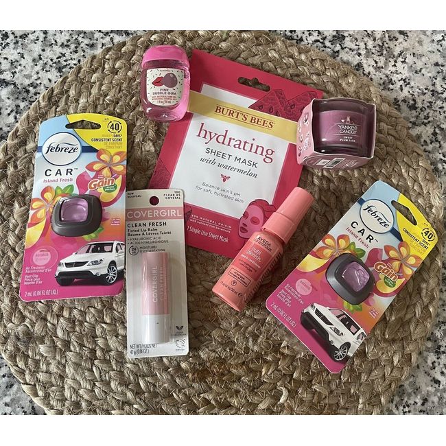 Burt Bees, Yankee, Bath & Body Works Color Themed gift bag