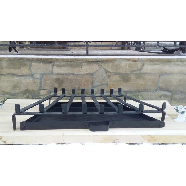 Fireplace grate with ash tray