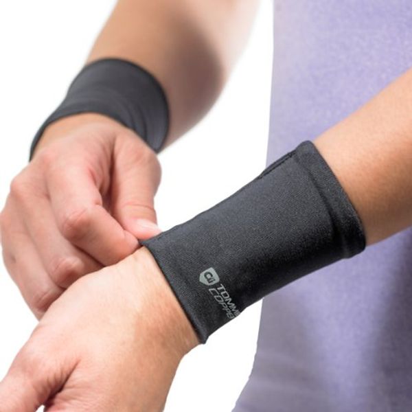 Tommie Copper Wrist Sleeves, Black, X-Large