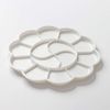 Studio Essentials : Daisy Plastic Palette : 20cm Diameter : 14 Well