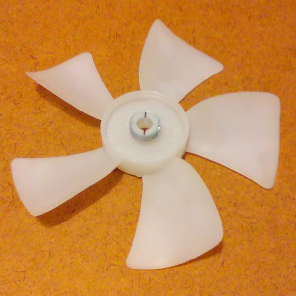5 inch diameter Plastic Fan Blade/Propeller. 5/16 inch bore. CW Rotation.