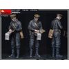 Miniart 1:35 - Soviet Tank Crew 1950's