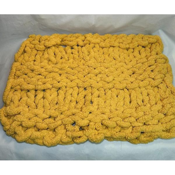 Scone-Gold Chunky Warm Pet Bed Mat Hand Knit Acrylic Mach Wash 27” X 19”