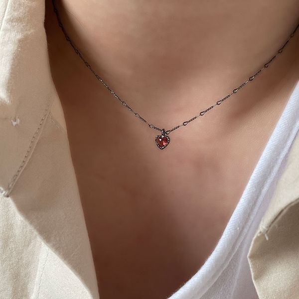 [Free Shipping] Garnet Necklace Black Plated Heart Raw Stone Pendant Silver Necklace