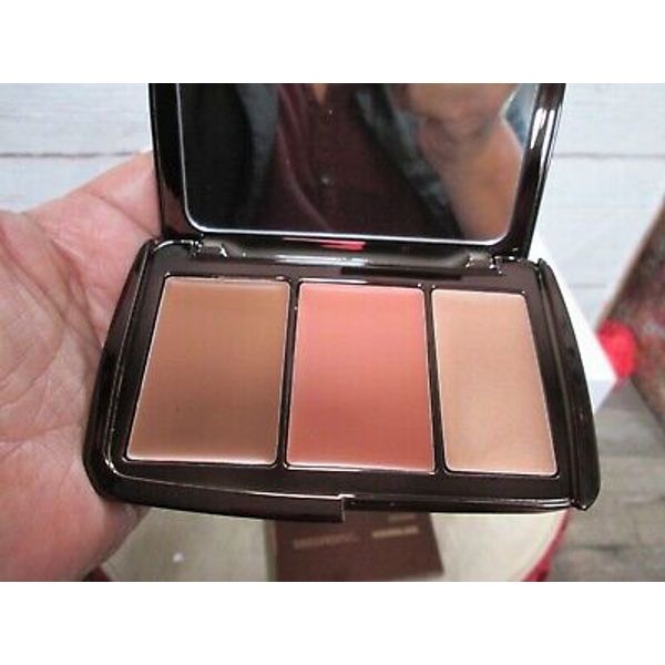 new Hourglass ILLUME SHEER COLOR TRIO: Bronzer, Blush, Highlighter palette