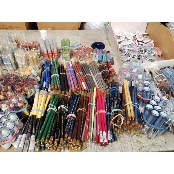 Assorted Cosmetics Set - 20 Pcs.
