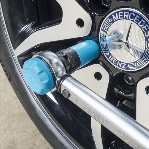 HAZET socket wrench set 903SPC/3 I 12.5 mm square drive (1/2 inch), 17 - 21 mm width across flats, with plastic sleeve I Gentle wheel fitting for tires with aluminium rims