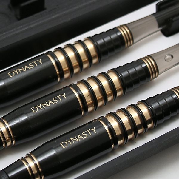 Dynasty 01-31-023 BRASS DARTS SET "SEVEN" (Black)