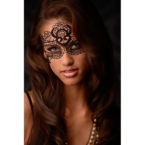 The Enchanted Black Lace Mask