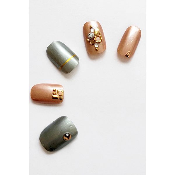 S&K NAIL Nail Tips, Short, Colorful Pressed Flowers & Gray Beige, Oval Flowers, Made in Japan, Handmade Nail Enamel Finish, Total of 26 Pieces, Nail Stickers, Gel Nail Stickers, Just Stick On, Simple, Pressed Flowers, Dried Flowers