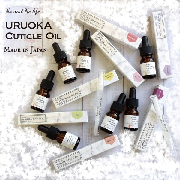 Set of 2 cuticle oils to choose from♪<br> Domestic stick<br> You can choose from 7 different scents and get  by mailbox♪<br> Natural essential oil macadamia seed oil<br> URUOKA Pen Type Nail Oil Pen Type