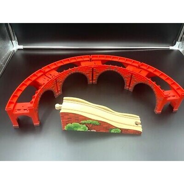 Thomas And Friend's Red Brick Bridges and Red Brick Wooden Ramp