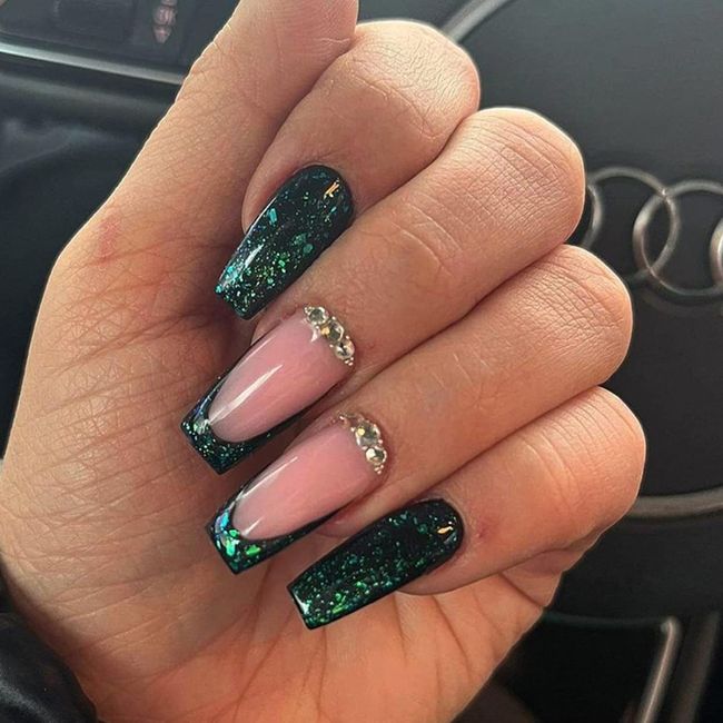 Ceboic 24Pcs Coffin False Nails Medium Length, Green Ballerina French Press on Nails with Rhinestones, Glitter Removable Glue on Nails Acrylic Full Cover Stick on Nails for Women