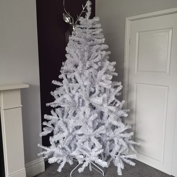 Snowtime 7ft (210cm) White Colorado Pine Christmas Tree with 874 Tips