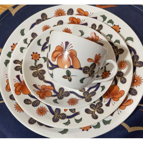 Granger Imari by Royal Worcester 4-piece Place Setting