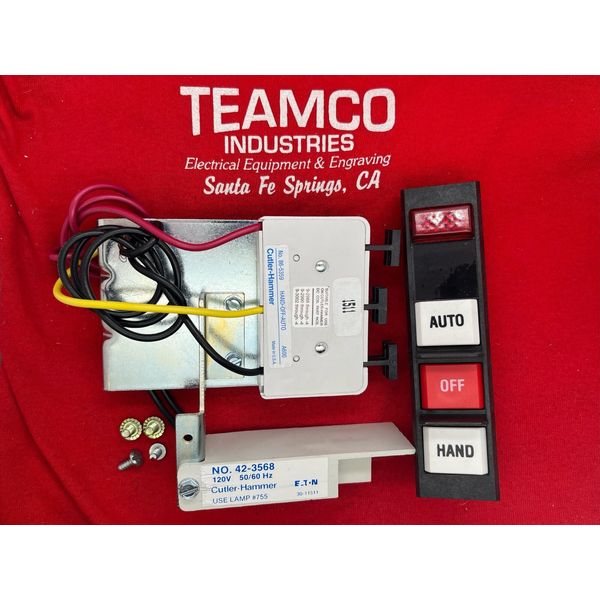 New Pullout Cutler Hammer C400GK32A Cover Control Kit Hand-Off-Auto Red Light